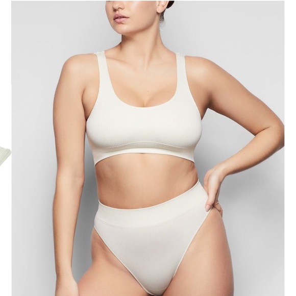 SKIMS Stretch Rib Scoop Bralette in Seahaze - Picture 4 of 7